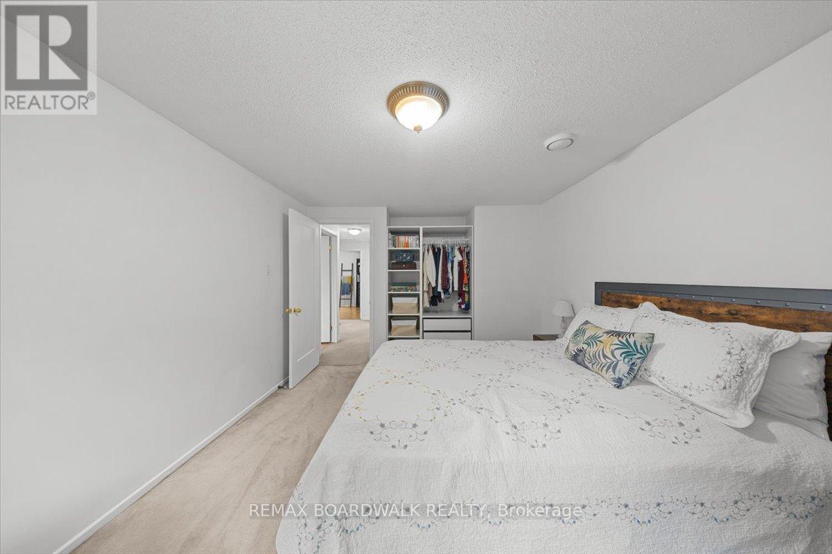 18 - 2126 Eric Crescent, Ottawa, ON