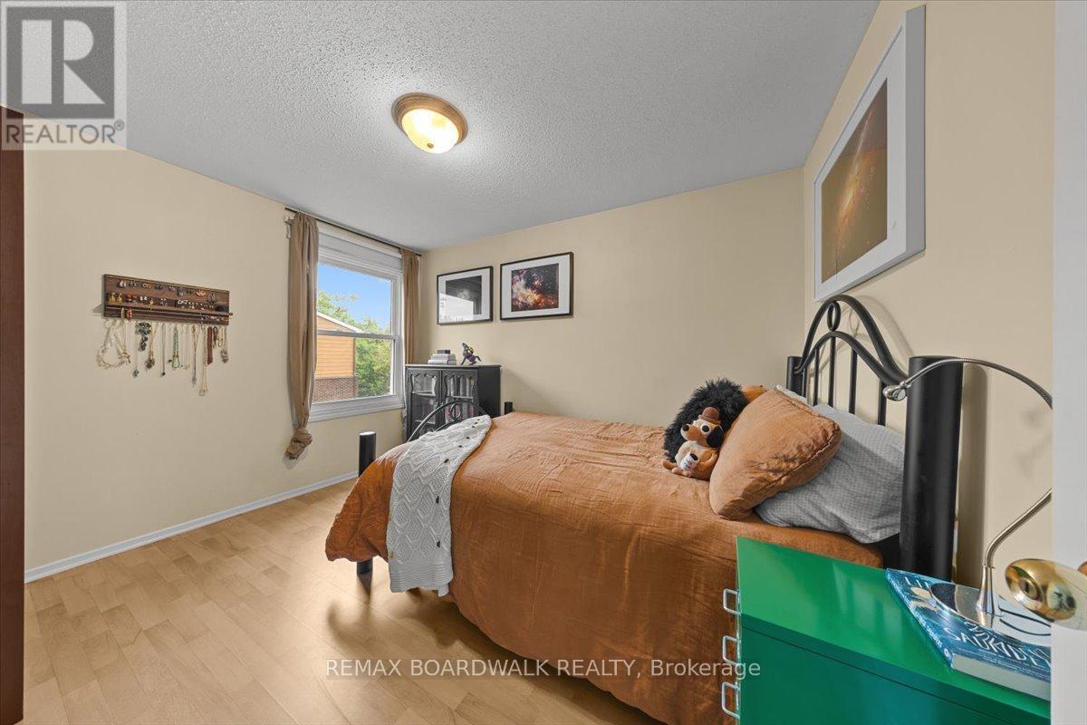 18 - 2126 Eric Crescent, Ottawa, ON