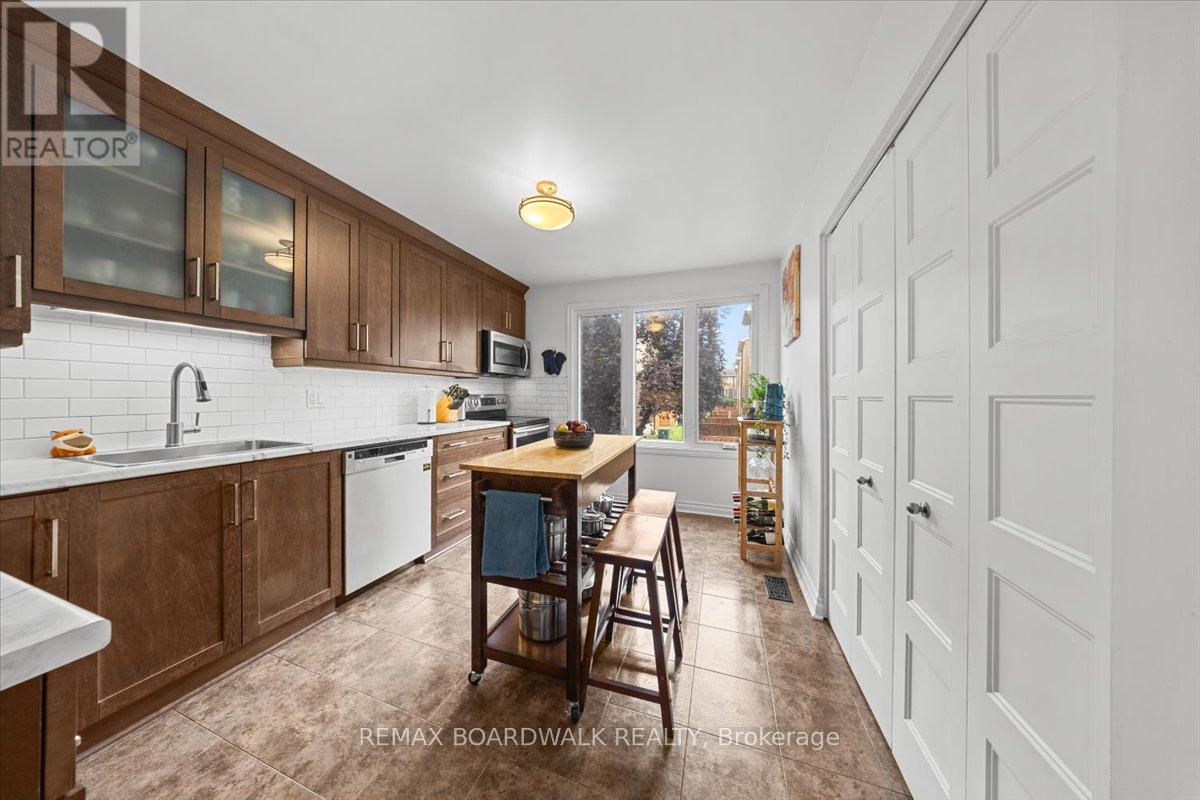 18 - 2126 Eric Crescent, Ottawa, ON