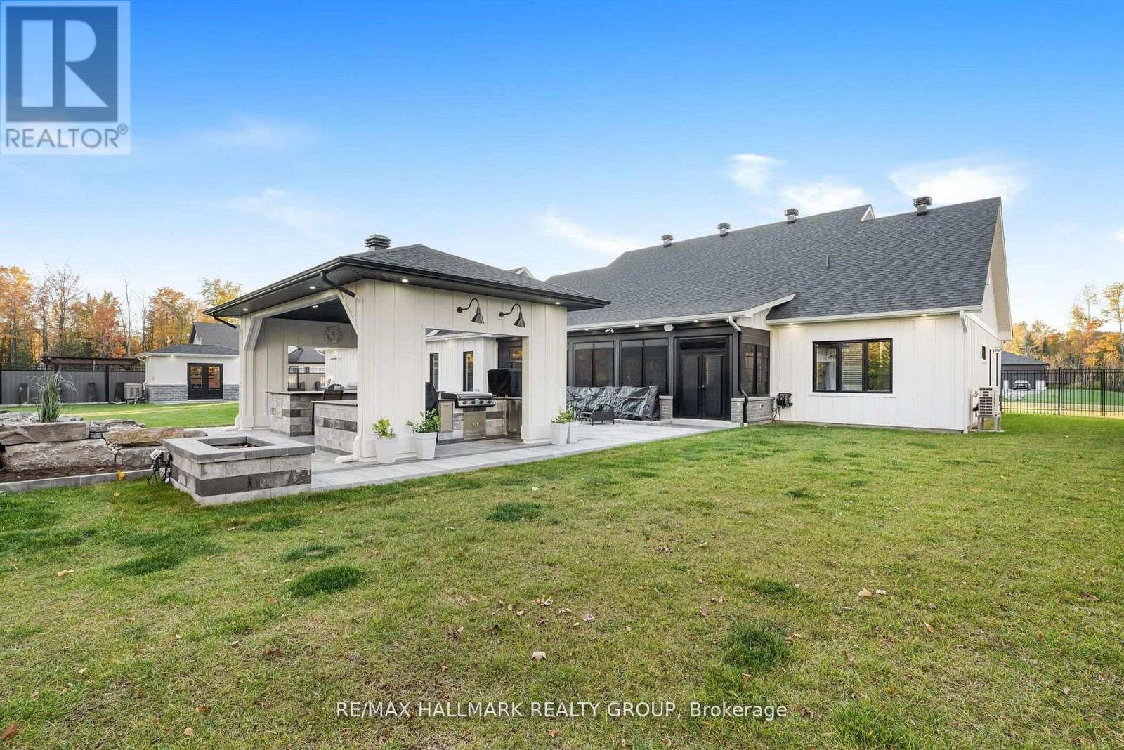 55 De La Seignerie Estates E, Champlain, ON