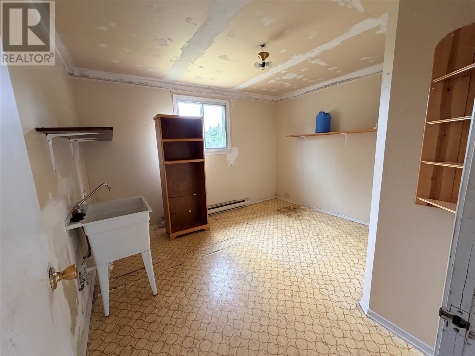 Laundry Room - 342 Conception Bay Highway, Avondale, NL