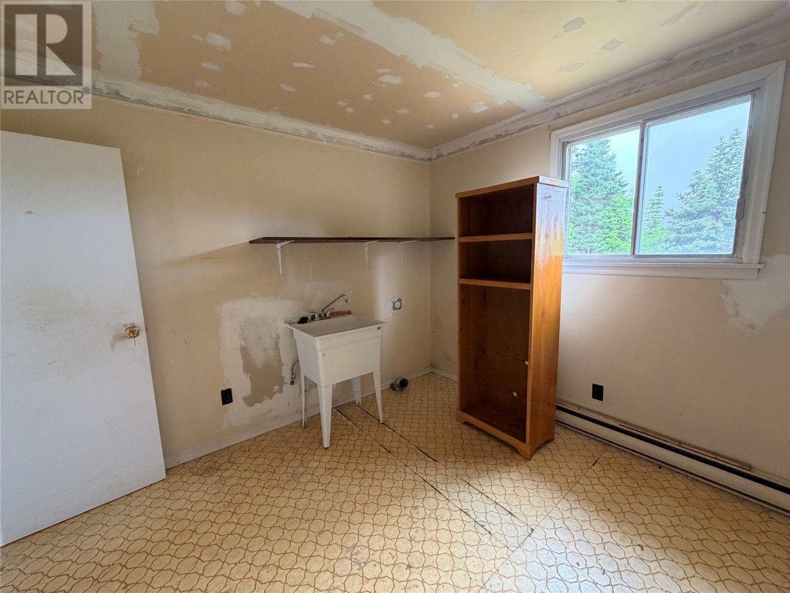 Laundry Room - 342 Conception Bay Highway, Avondale, NL