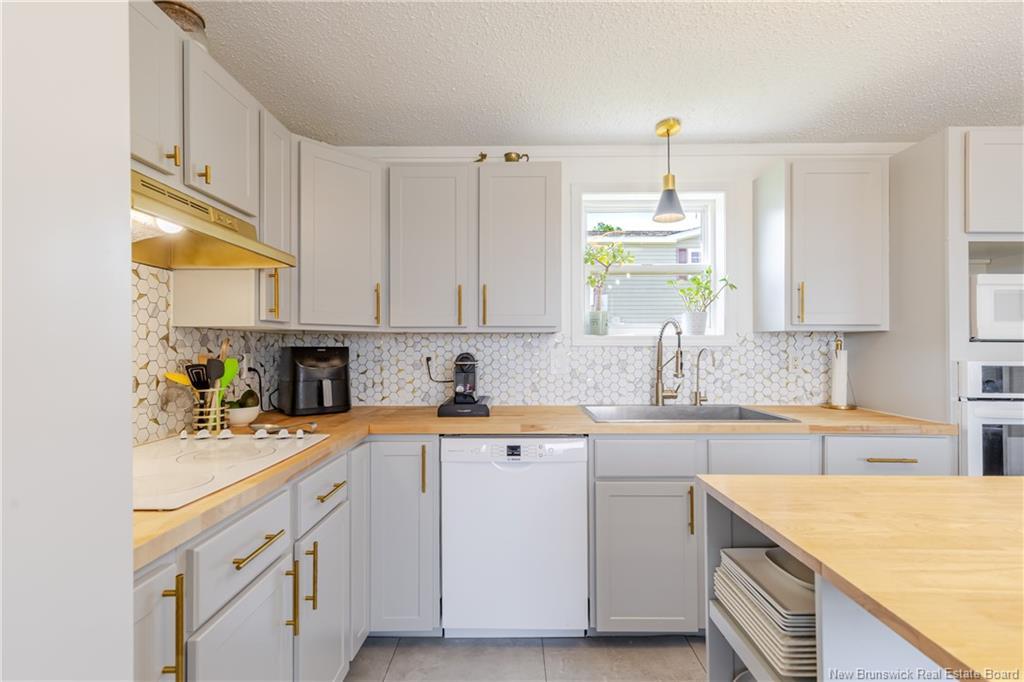 23 Barrington Rd, Fredericton, NB