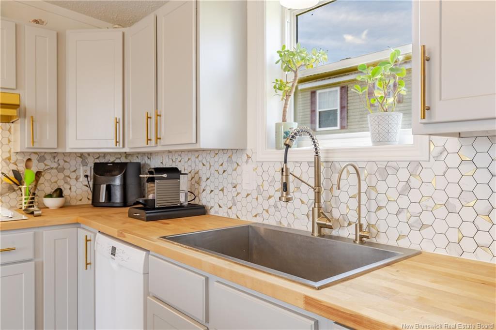 23 Barrington Rd, Fredericton, NB