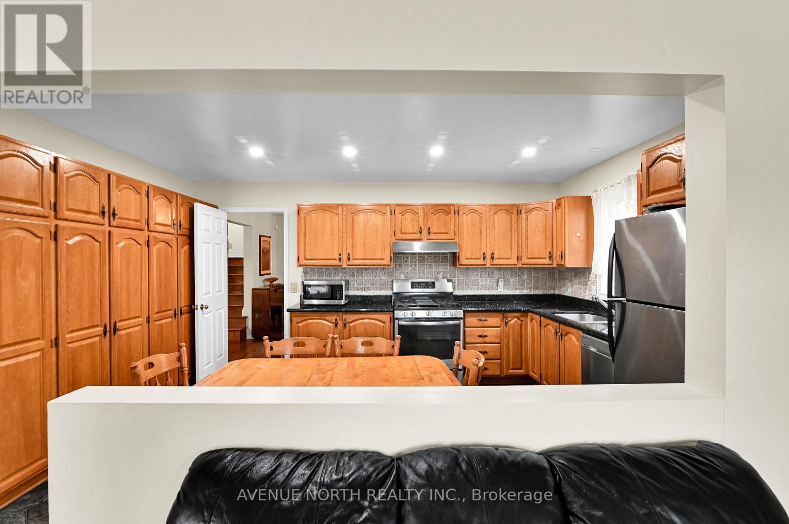 48 Hackett Street, Ottawa, ON