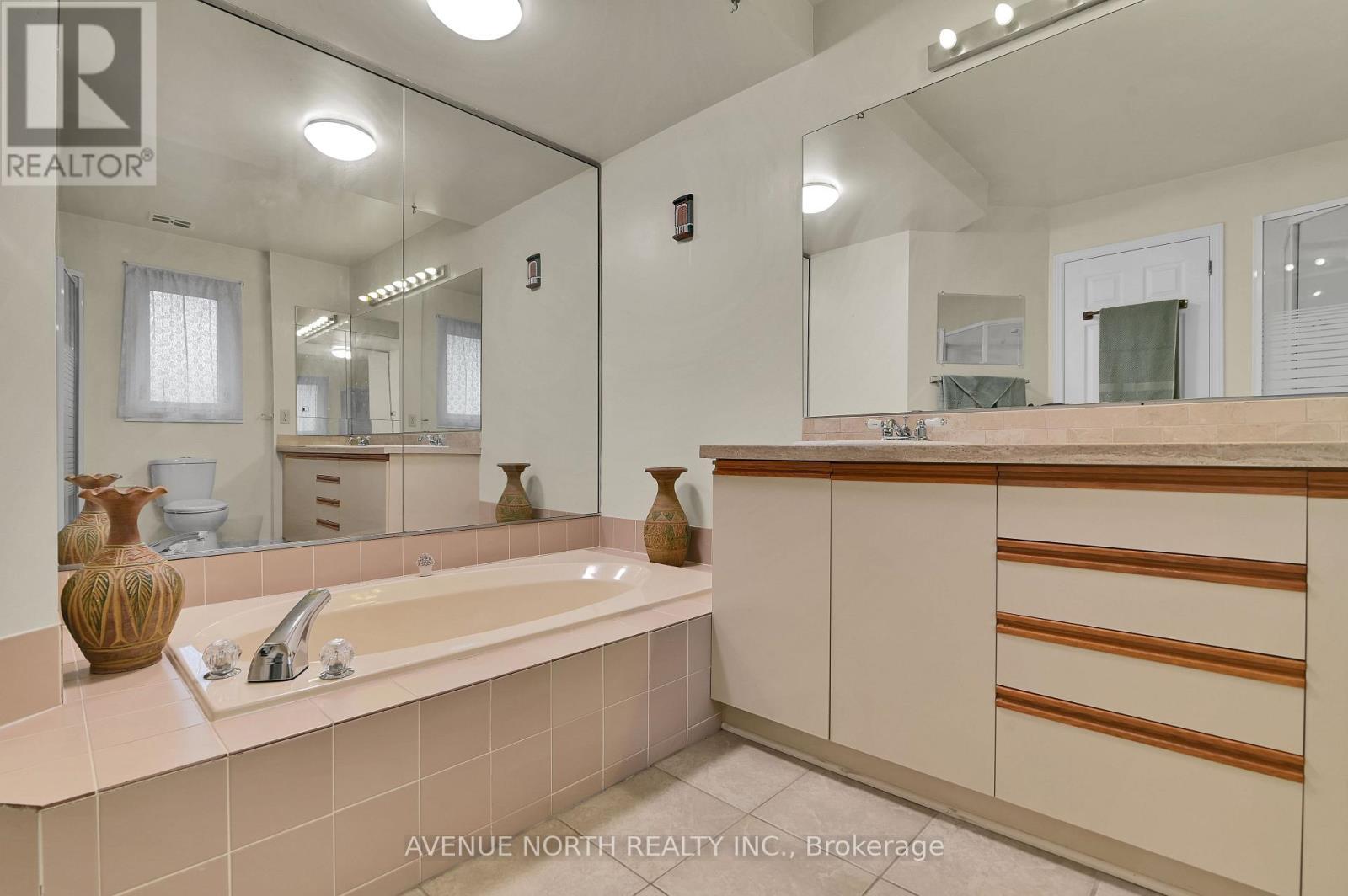 48 Hackett Street, Ottawa, ON