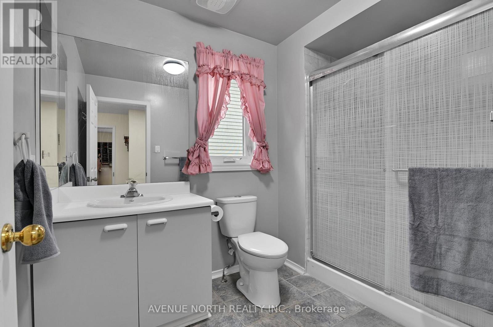 48 Hackett Street, Ottawa, ON