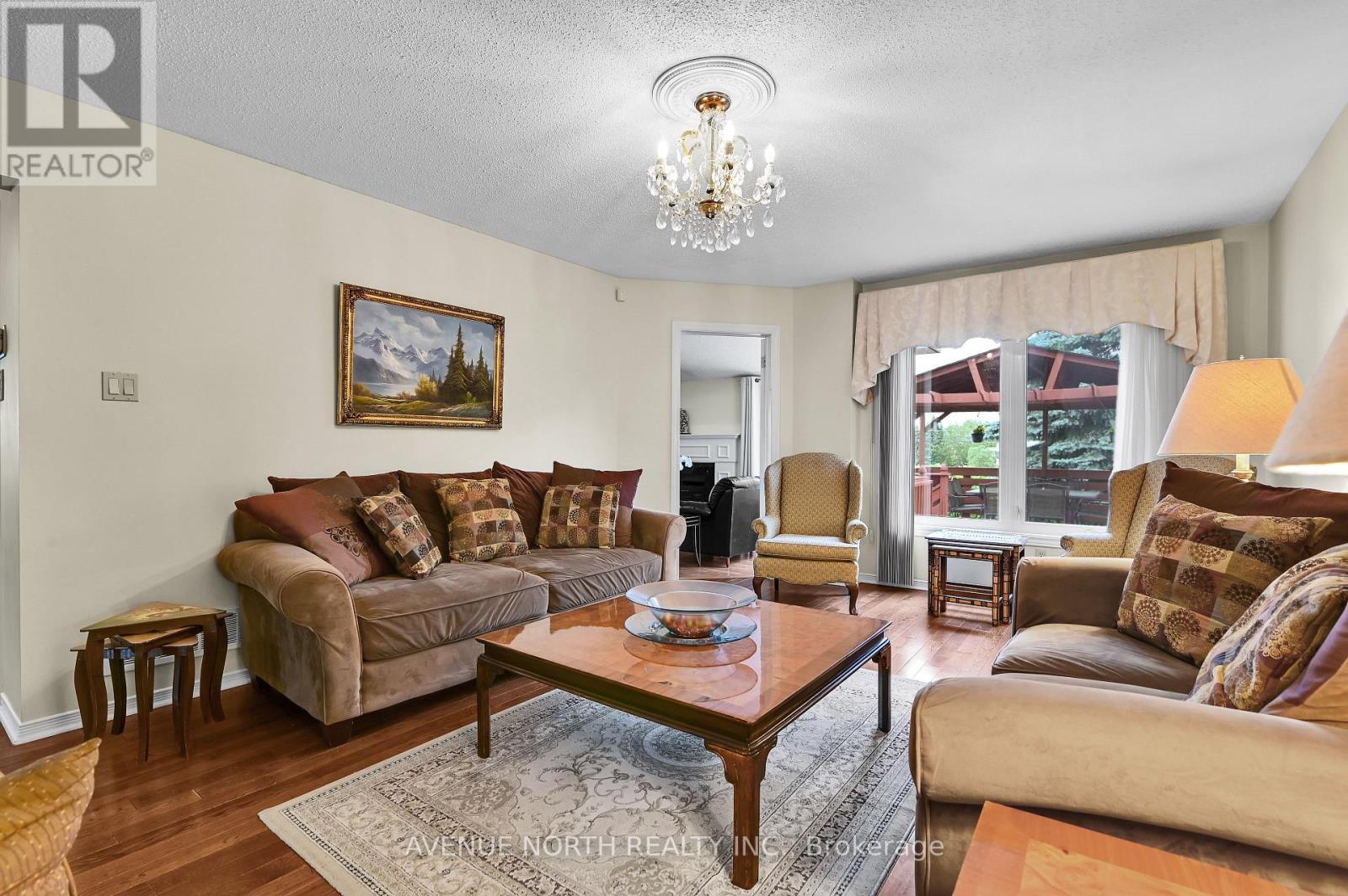 48 Hackett Street, Ottawa, ON