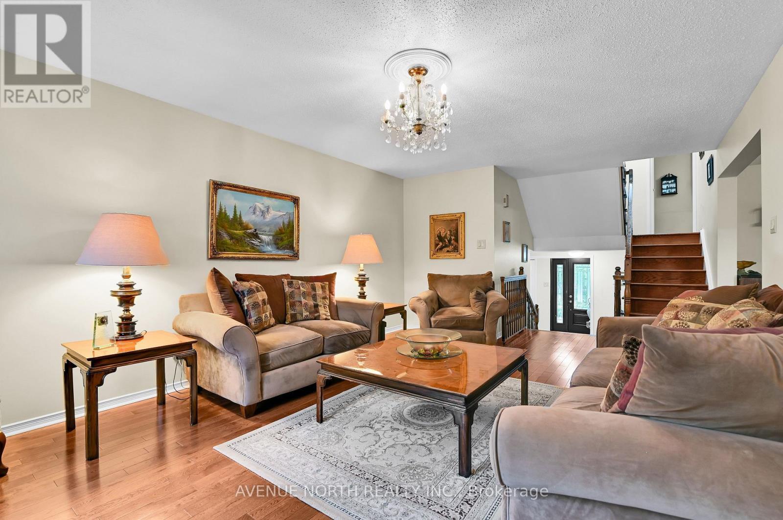 48 Hackett Street, Ottawa, ON