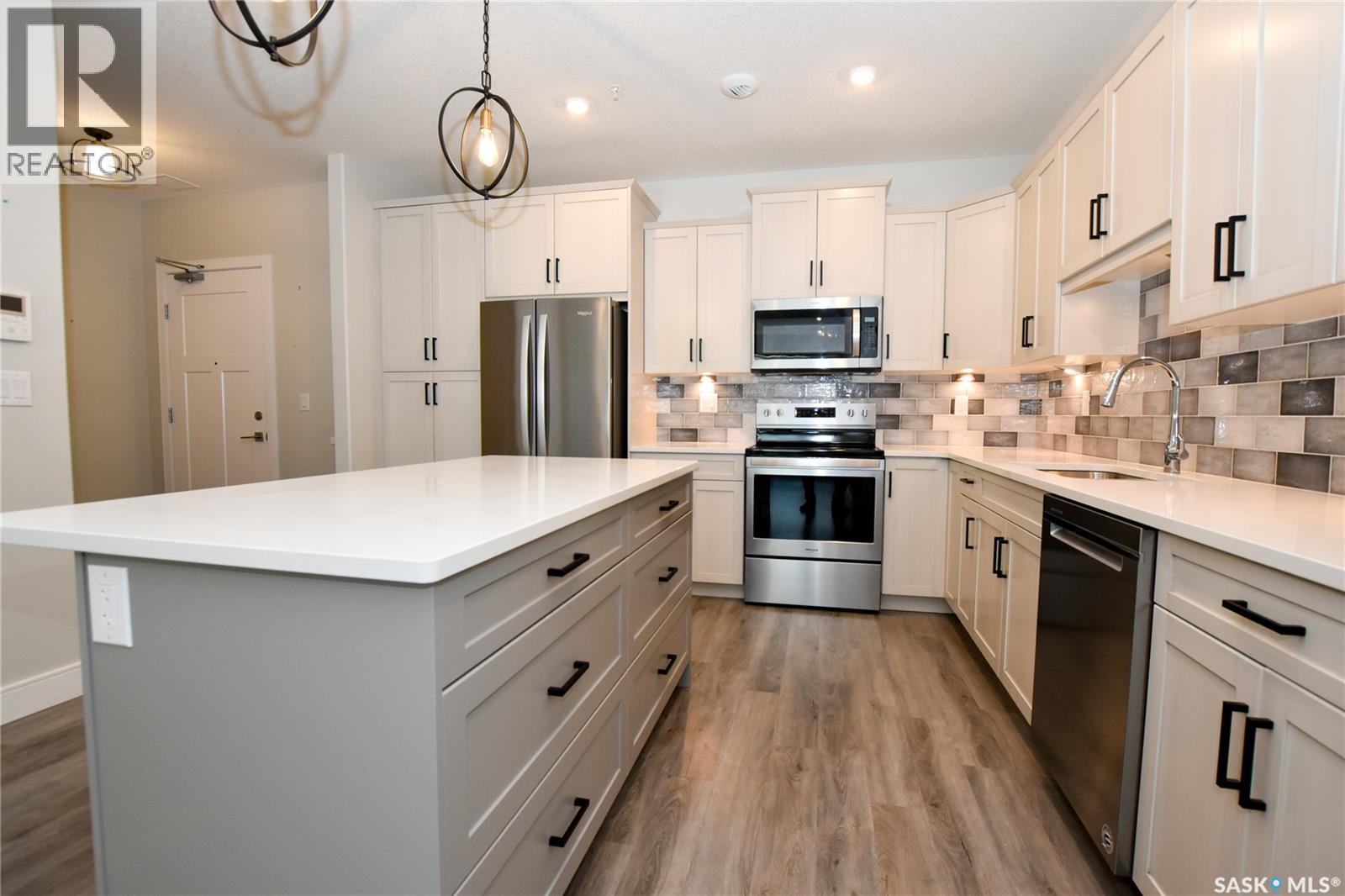 101 105 Willis Crescent, Saskatoon, SK