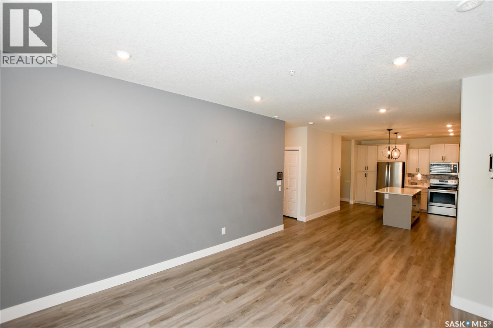 101 105 Willis Crescent, Saskatoon, SK