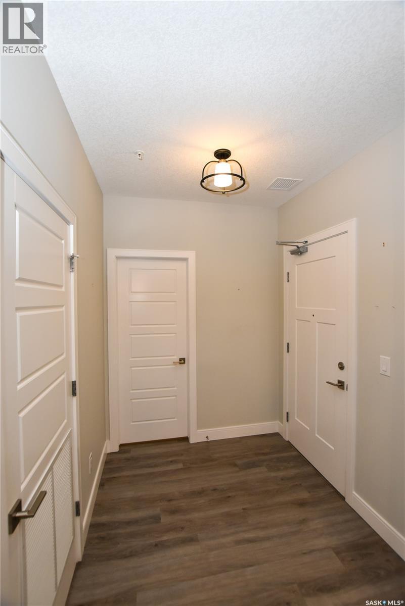 101 105 Willis Crescent, Saskatoon, SK