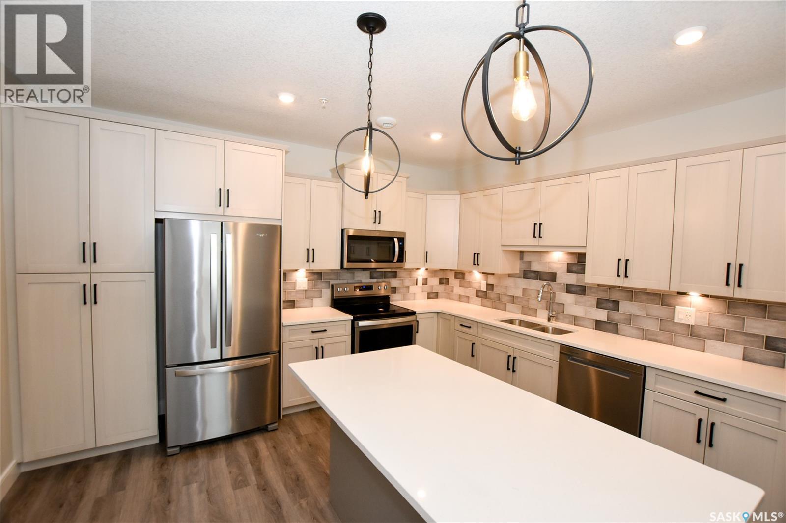 101 105 Willis Crescent, Saskatoon, SK