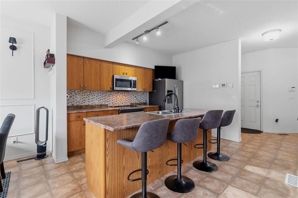 116 Larry Vickar Drive W, Winnipeg, MB
