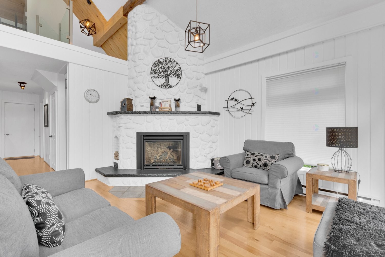 Living Room - 1908 Ch. Du Village, Saint-Adolphe-D'Howard, QC