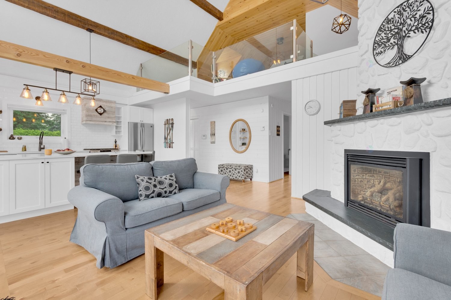 Living Room - 1908 Ch. Du Village, Saint-Adolphe-D'Howard, QC