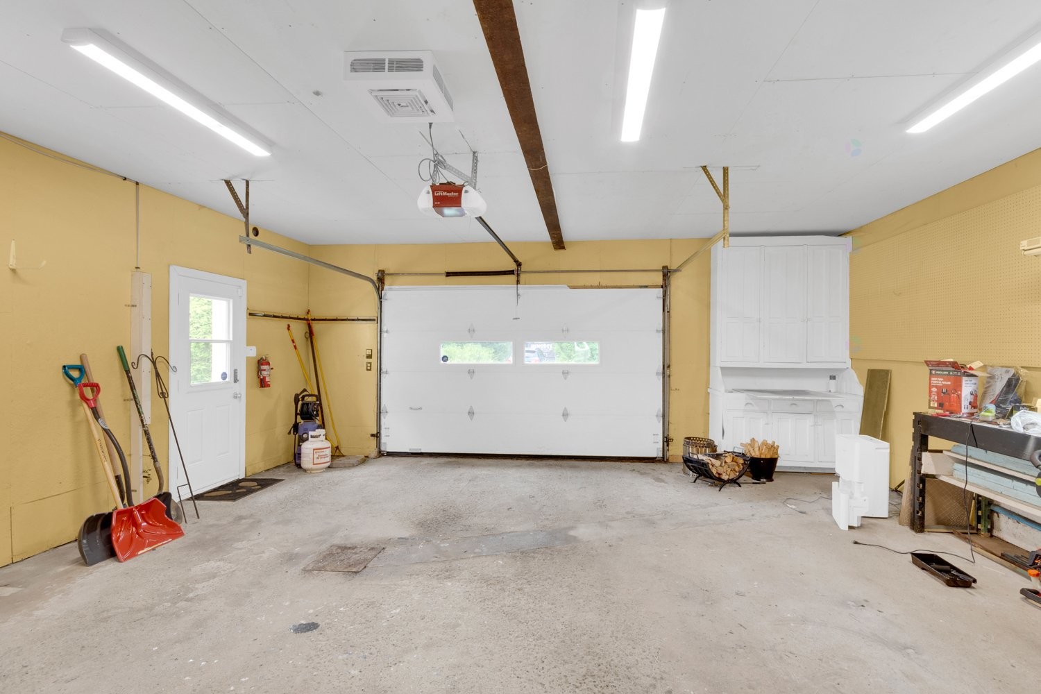 Garage - 1908 Ch. Du Village, Saint-Adolphe-D'Howard, QC