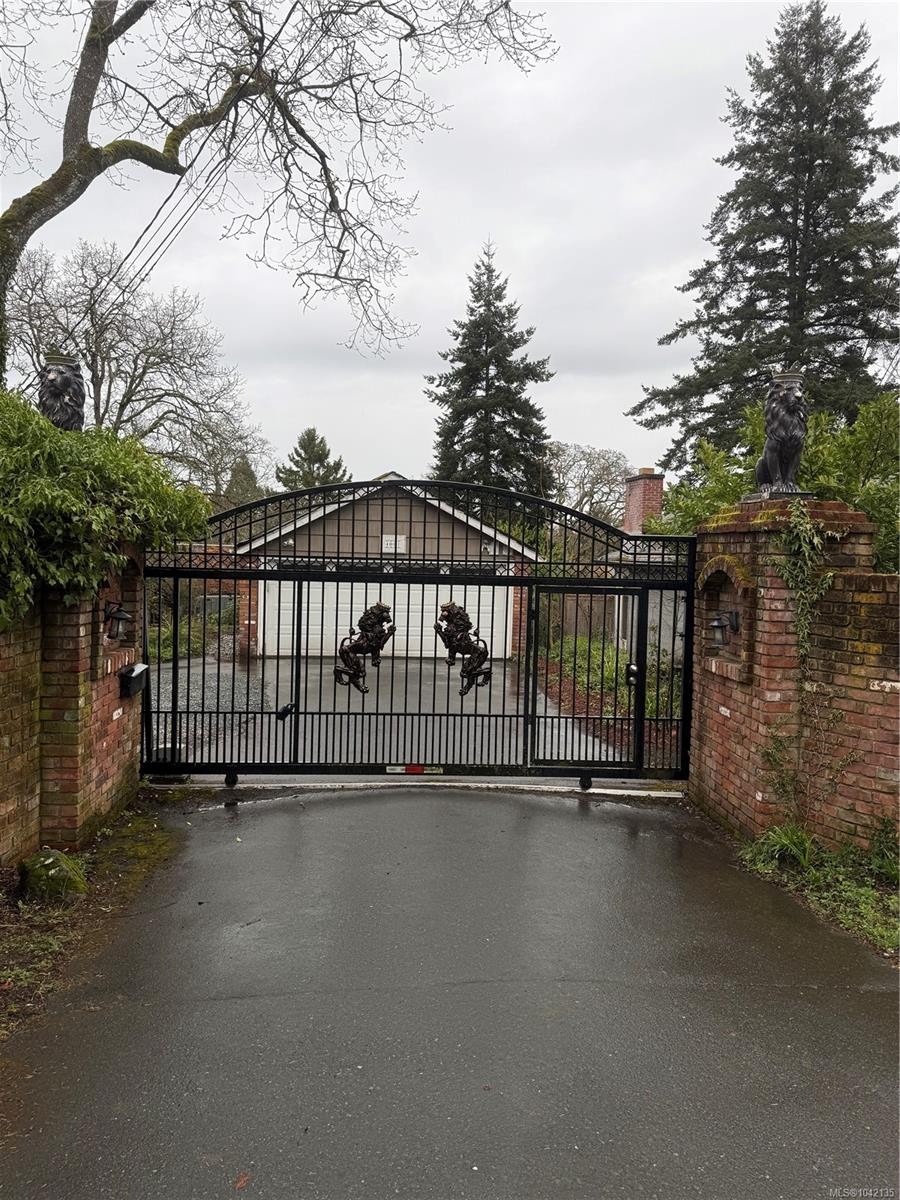 4081 Cedar Hill Rd, Saanich, BC