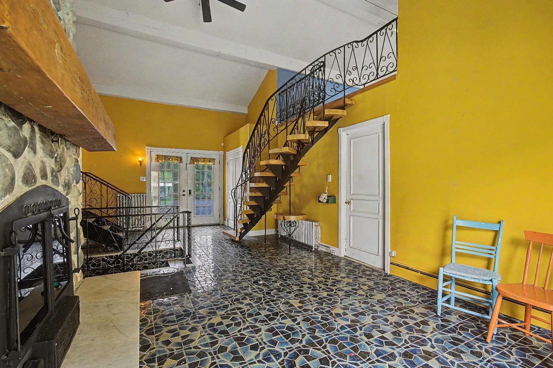 Hall d'entrée/Vestibule - 84 Rue Ste-Thérèse, Saint-Jean-Sur-Richelieu, QC - Indoor Photo Showing Other Room