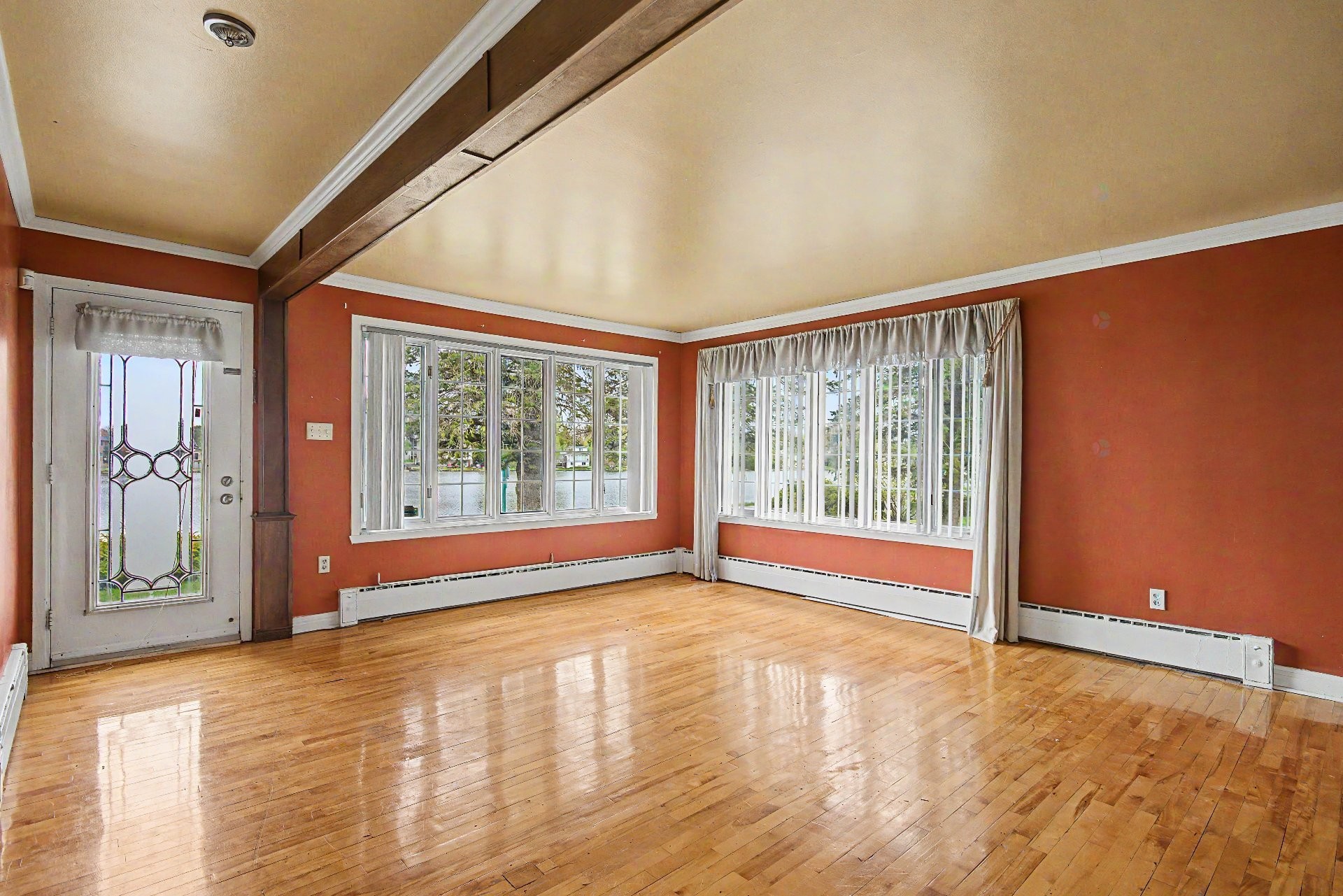 Salon - 84 Rue Ste-Thérèse, Saint-Jean-Sur-Richelieu, QC - Indoor Photo Showing Other Room