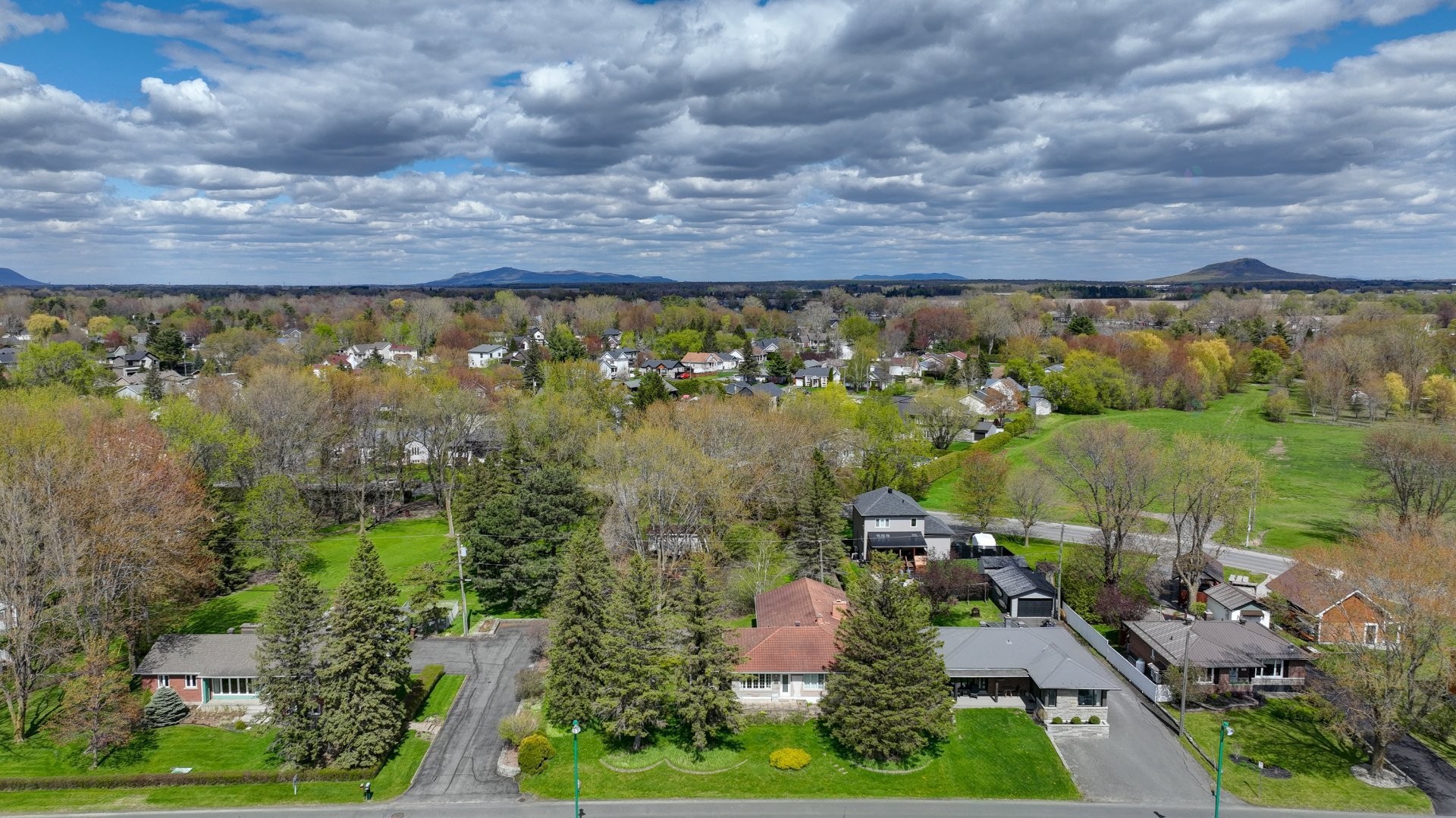Photo aérienne - 84 Rue Ste-Thérèse, Saint-Jean-Sur-Richelieu, QC - Outdoor With View