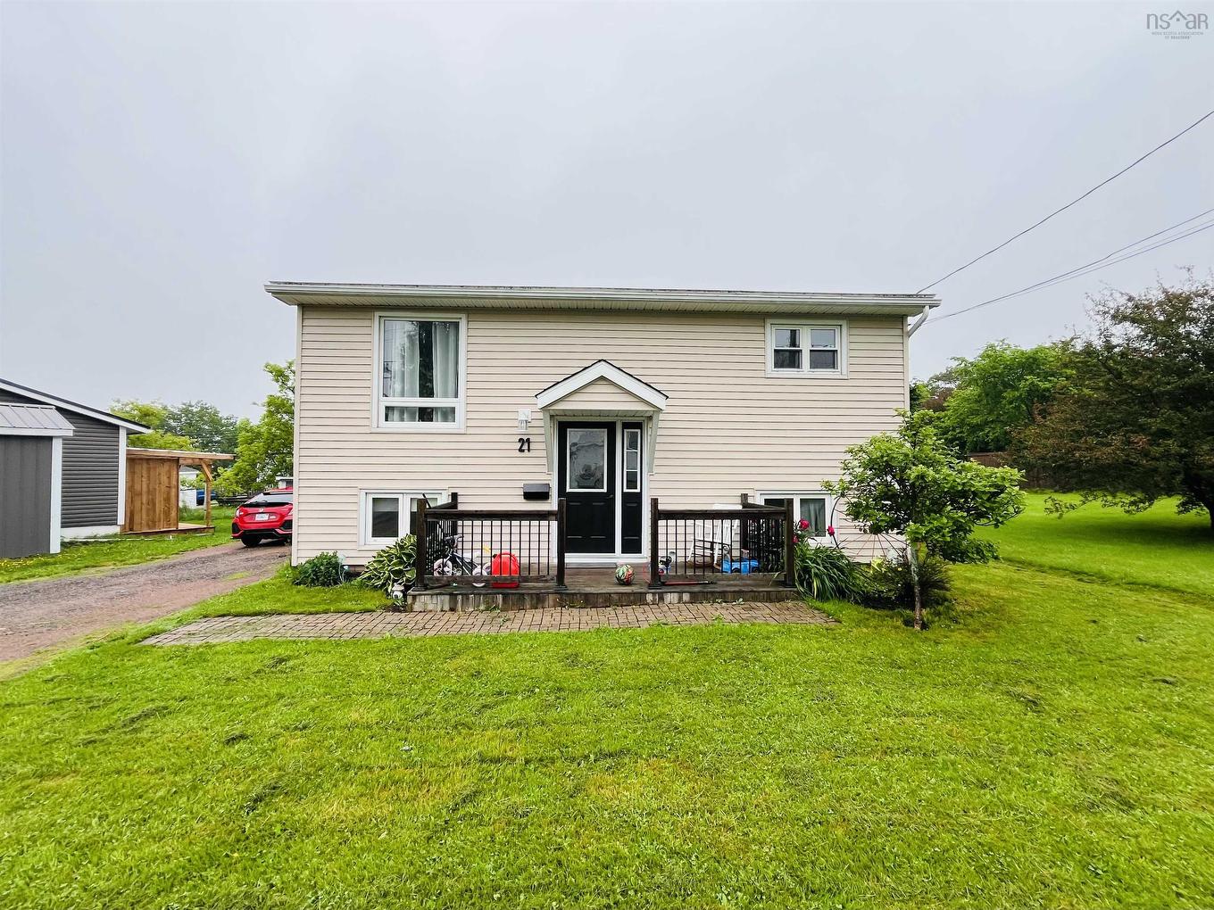 21 Snowden Avenue, Amherst, NS