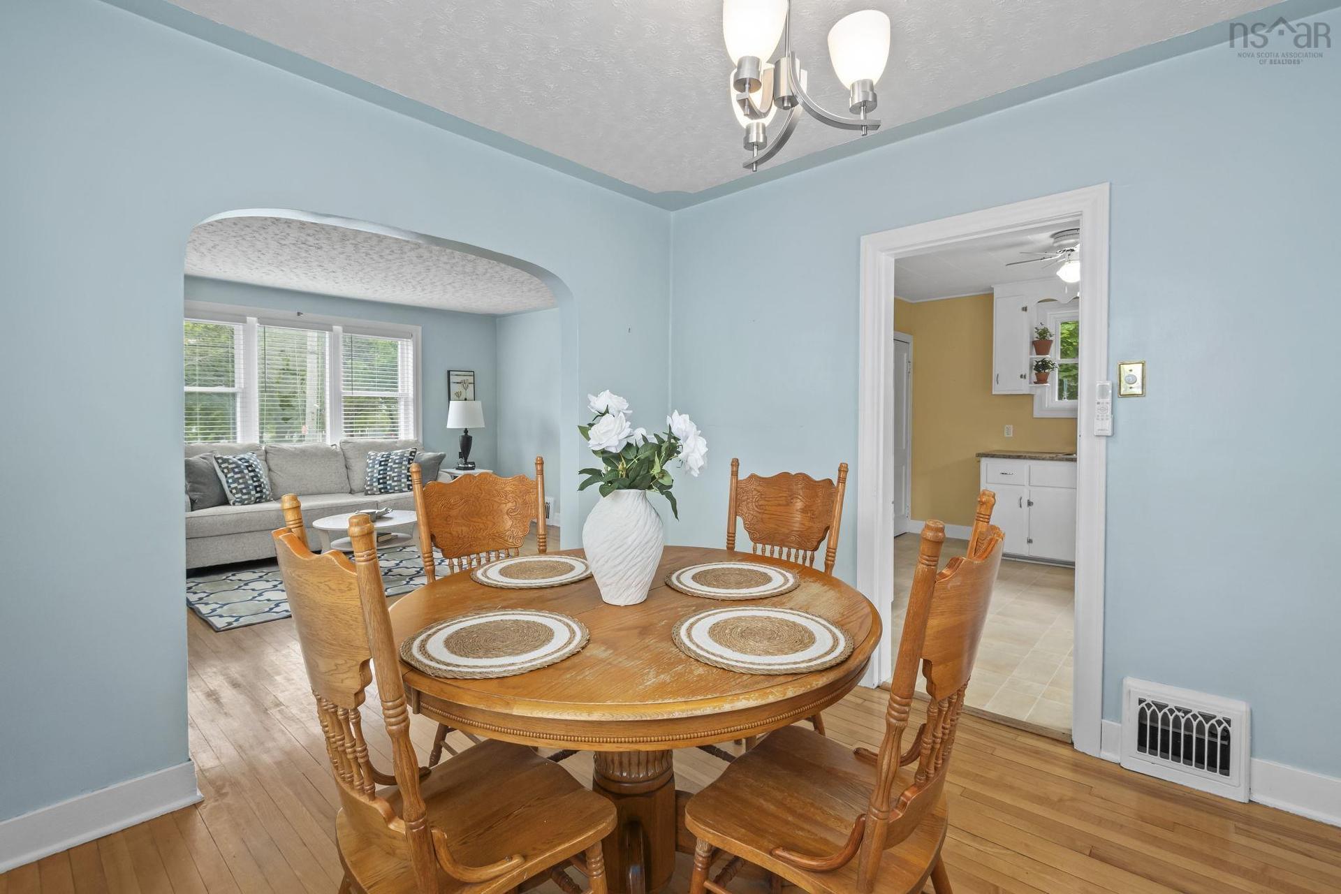 140 Victoria Road, Dartmouth, NS
