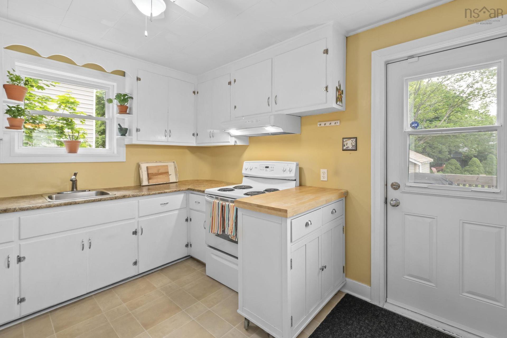 140 Victoria Road, Dartmouth, NS