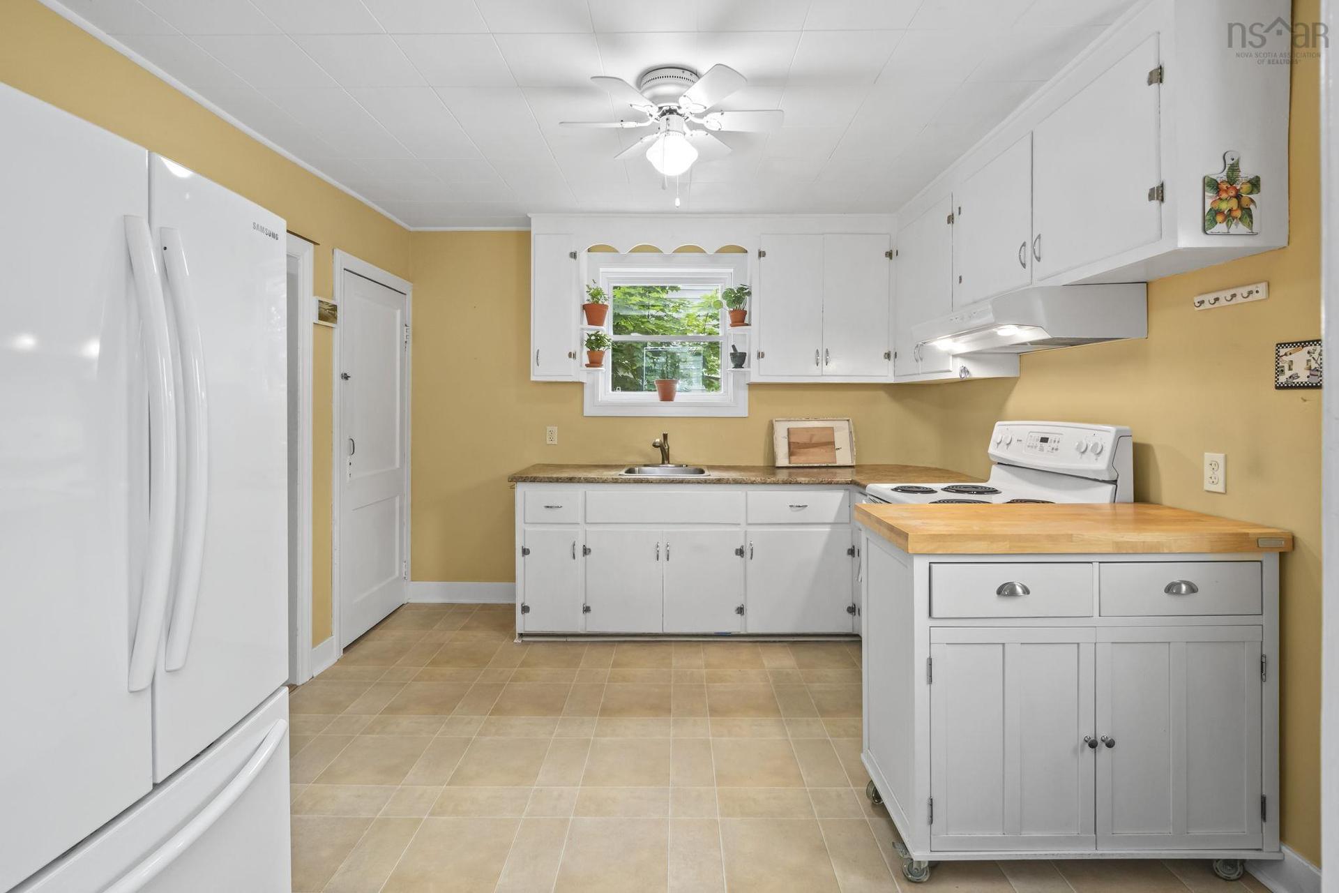 140 Victoria Road, Dartmouth, NS