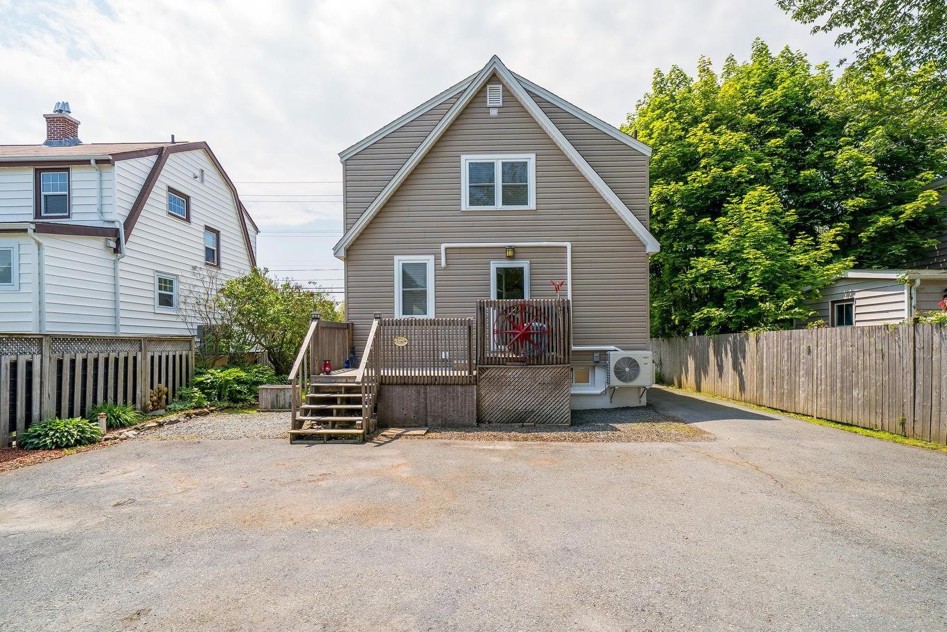 140 Victoria Road, Dartmouth, NS