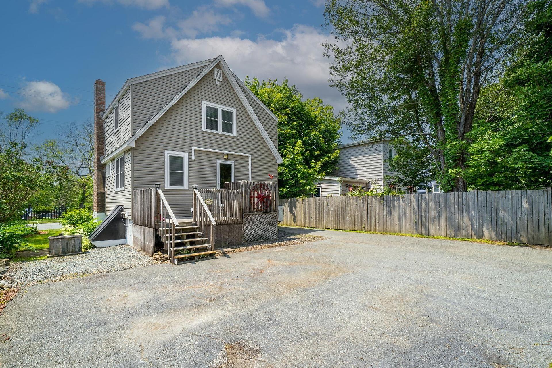 140 Victoria Road, Dartmouth, NS