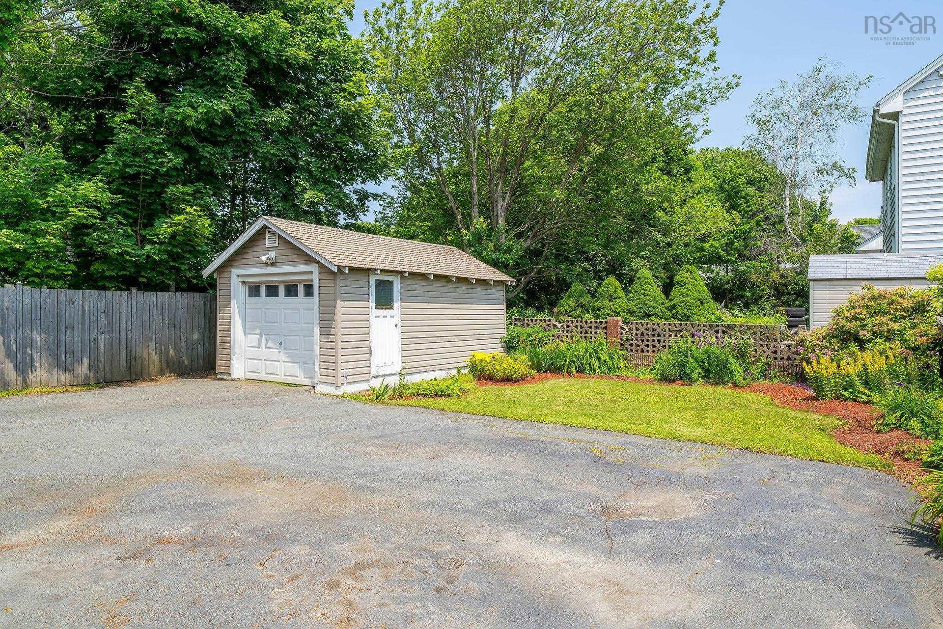 140 Victoria Road, Dartmouth, NS