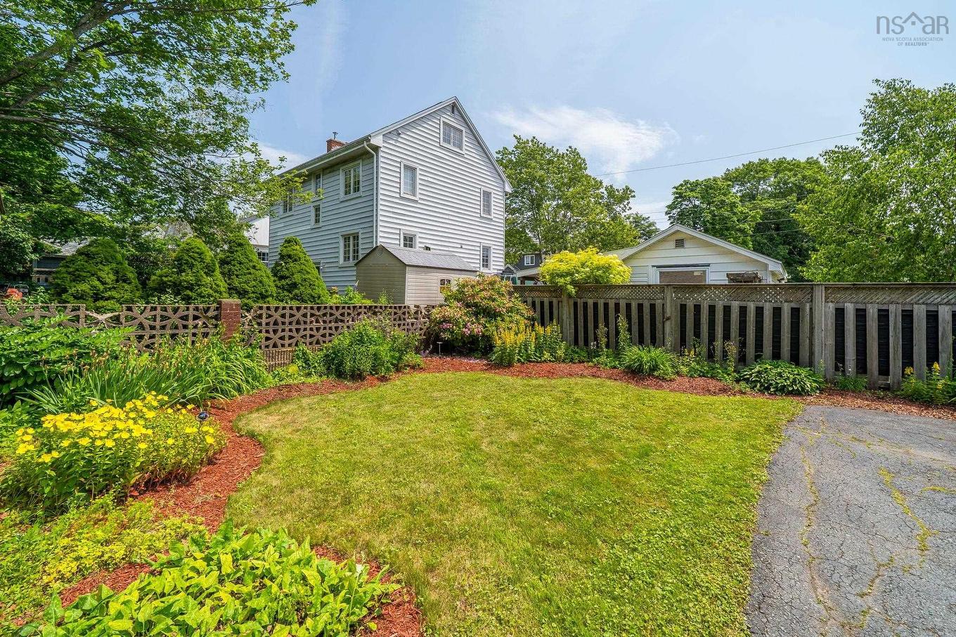 140 Victoria Road, Dartmouth, NS