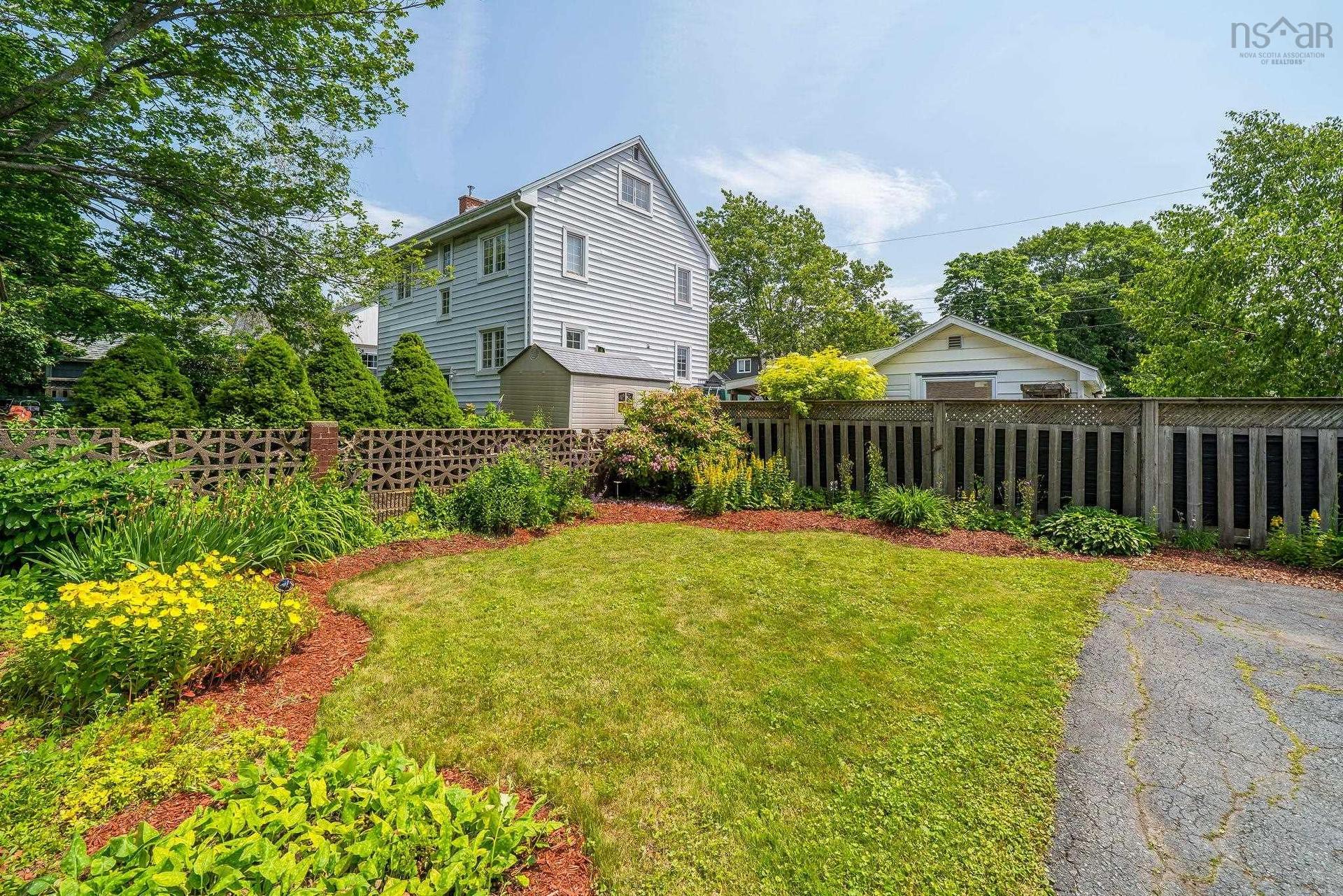 140 Victoria Road, Dartmouth, NS