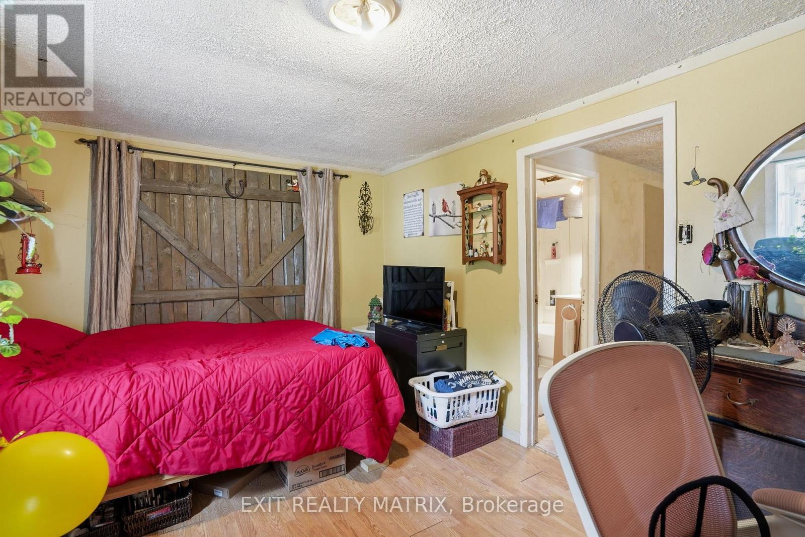 10 Peter Street, Champlain, ON