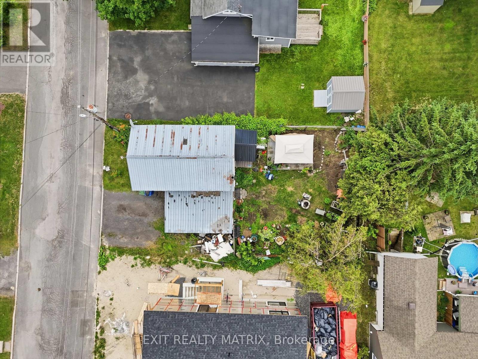 10 Peter Street, Champlain, ON