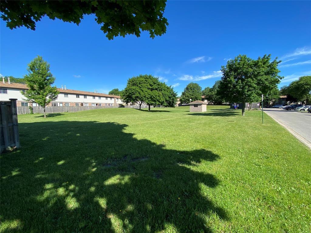 21-215 Trudeau Drive, Sarnia, ON