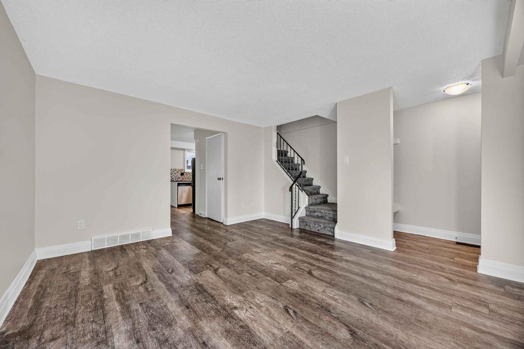 21-215 Trudeau Drive, Sarnia, ON - Indoor Photo Showing Other Room