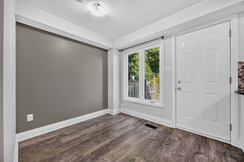 21-215 Trudeau Drive, Sarnia, ON