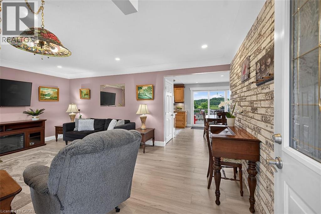7344 Dickenson Road E, Glanbrook, ON