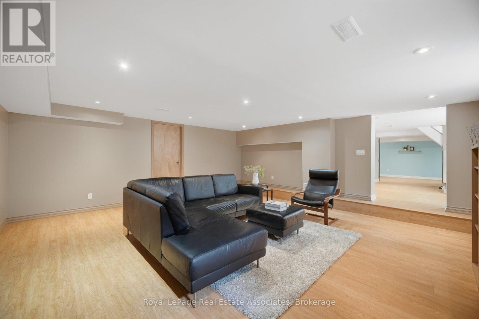 32 Plaxton Drive, Toronto, ON