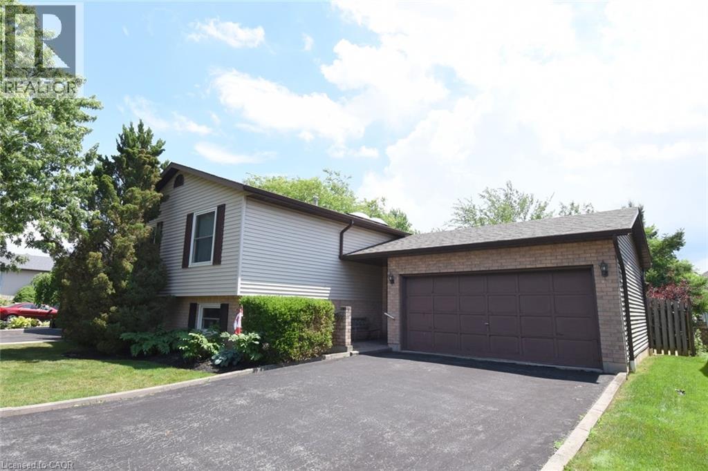 32 Mcmaster Drive, Caledonia, ON
