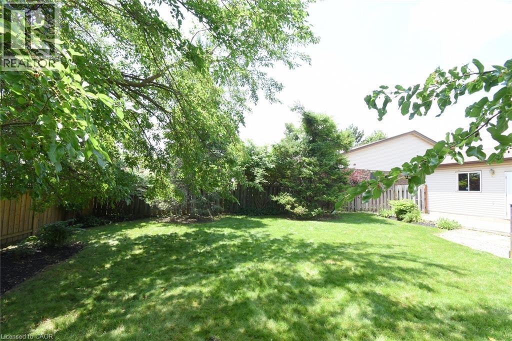 32 Mcmaster Drive, Caledonia, ON