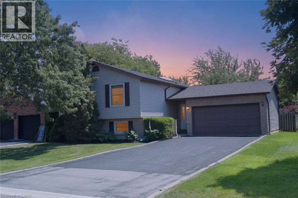 32 Mcmaster Drive, Caledonia, ON