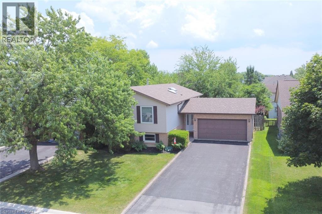 32 Mcmaster Drive, Caledonia, ON