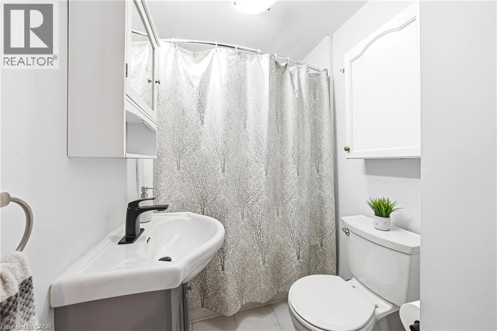 546 Mohawk Road E, Hamilton, ON