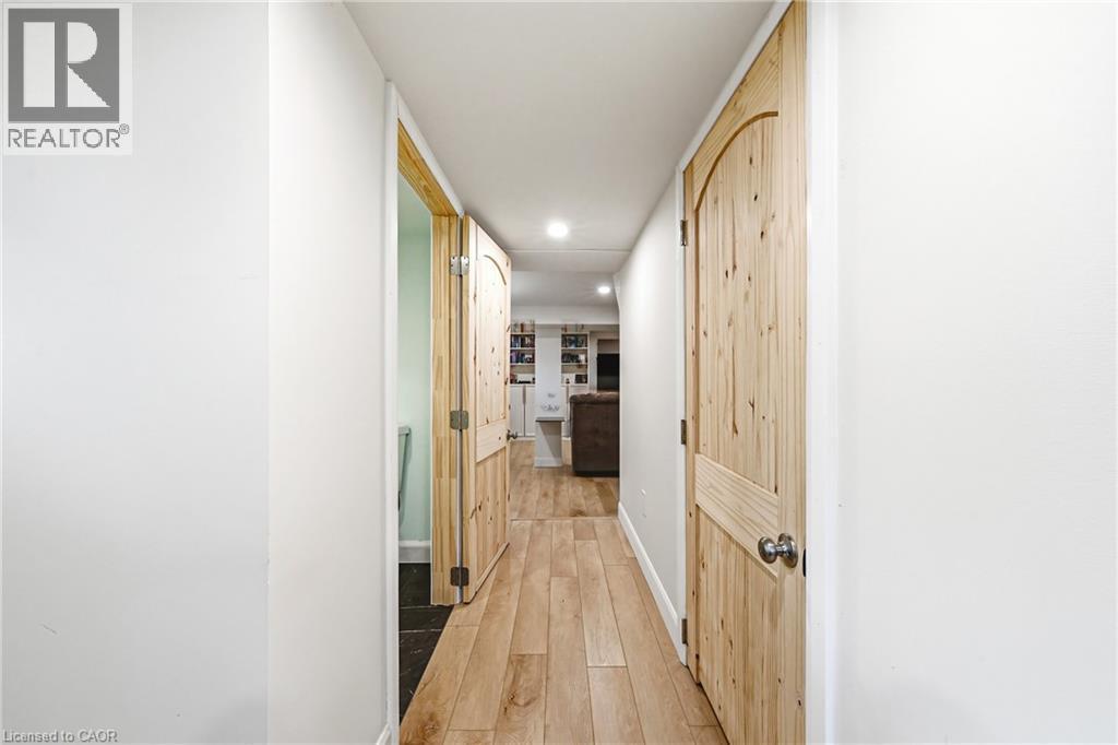 546 Mohawk Road E, Hamilton, ON