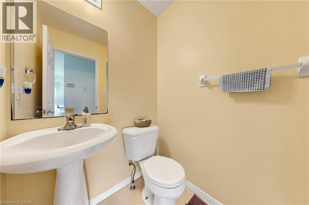 110 Activa Avenue Unit# A5, Kitchener, ON - Indoor Photo Showing Bathroom