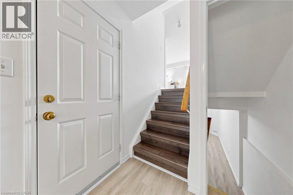 110 Activa Avenue Unit# A5, Kitchener, ON - Indoor Photo Showing Other Room