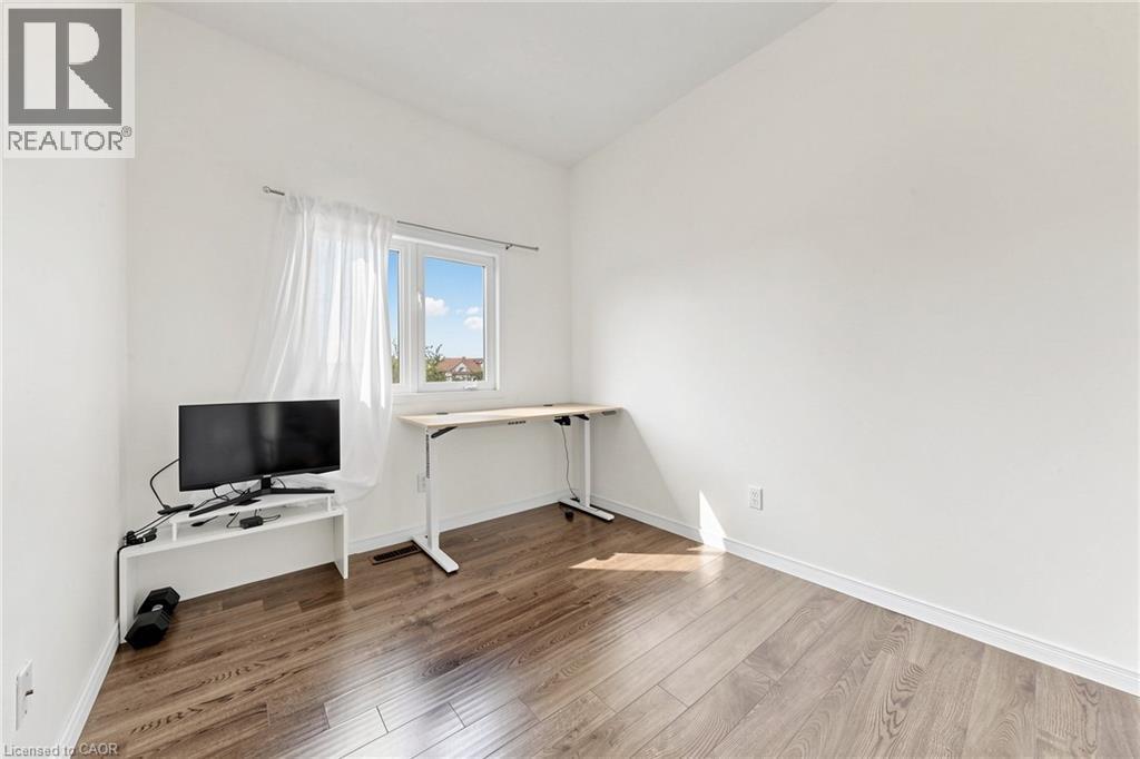 110 Activa Avenue Unit# A5, Kitchener, ON - Indoor Photo Showing Other Room